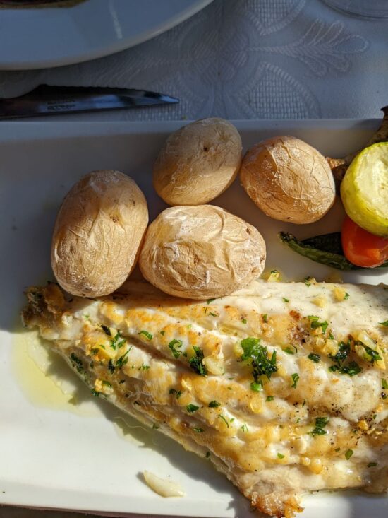 Merluza a la Espalda con Mojo Verde